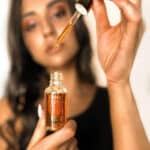 Itseruskettavat kasvojen rusketusroiskeet Light/Medium - Onyx - Kuva 2